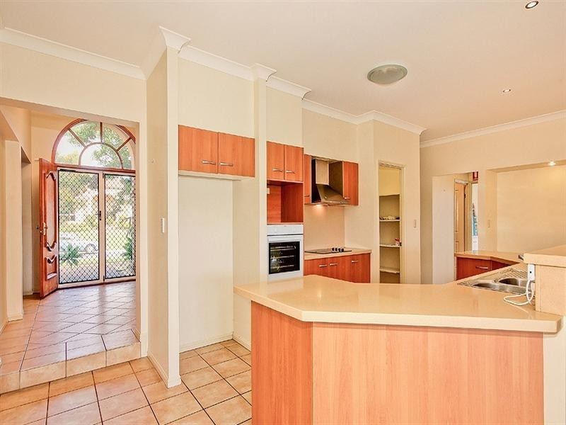 4 White Fig Place, Thornlands QLD 4164
