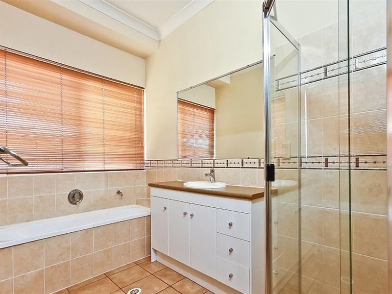 4 White Fig Place, Thornlands QLD 4164
