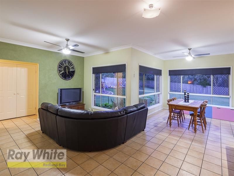 5 Malcomia Street, Redland Bay QLD 4165