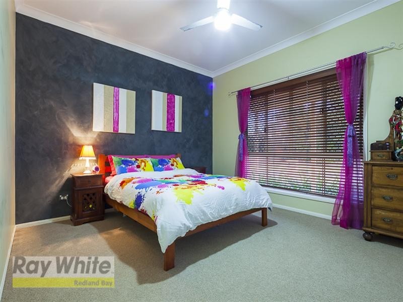 5 Malcomia Street, Redland Bay QLD 4165