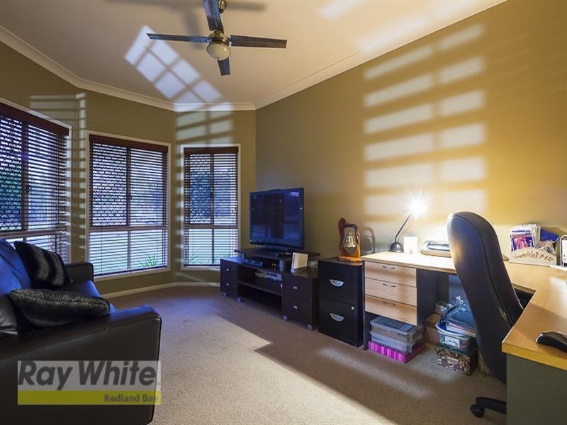 5 Malcomia Street, Redland Bay QLD 4165