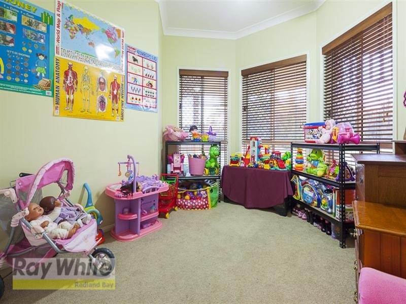 5 Malcomia Street, Redland Bay QLD 4165