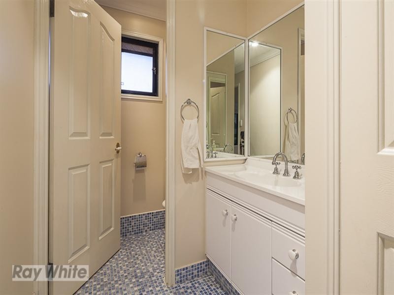 1 The Boulevard, Redland Bay QLD 4165