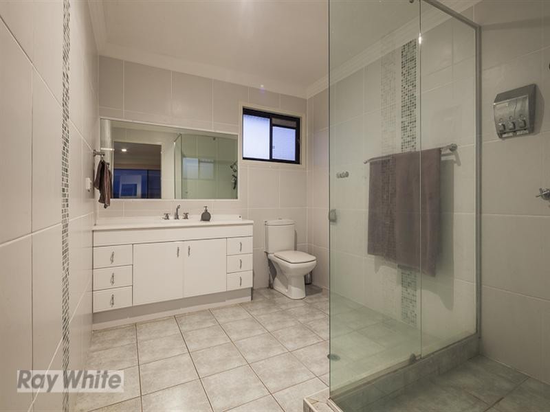 1 The Boulevard, Redland Bay QLD 4165