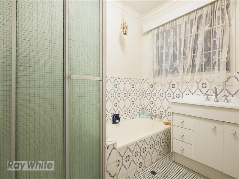 20 Kalmia Drive, Redland Bay QLD 4165
