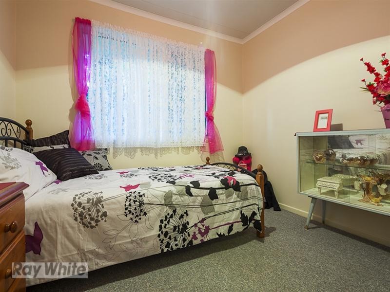 20 Kalmia Drive, Redland Bay QLD 4165