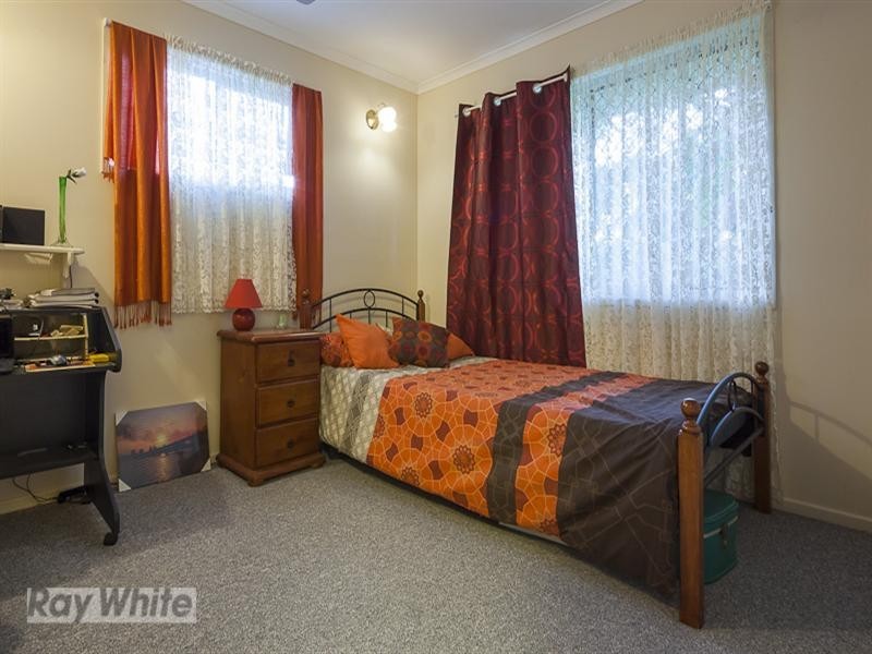 20 Kalmia Drive, Redland Bay QLD 4165