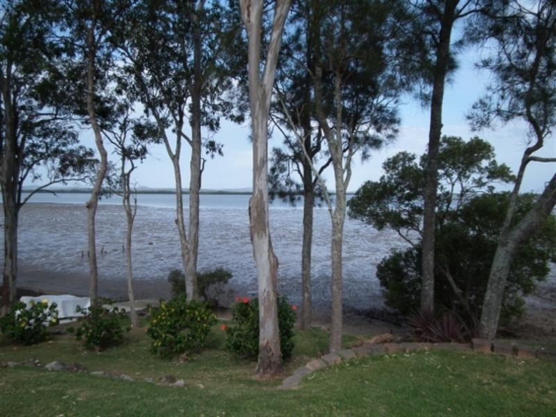 14 Waterfront Easement, Redland Bay QLD 4165