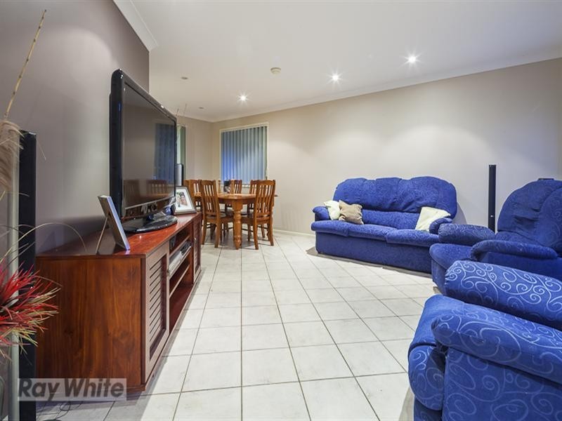 17 Niblick Way, Redland Bay QLD 4165