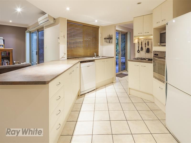 17 Niblick Way, Redland Bay QLD 4165