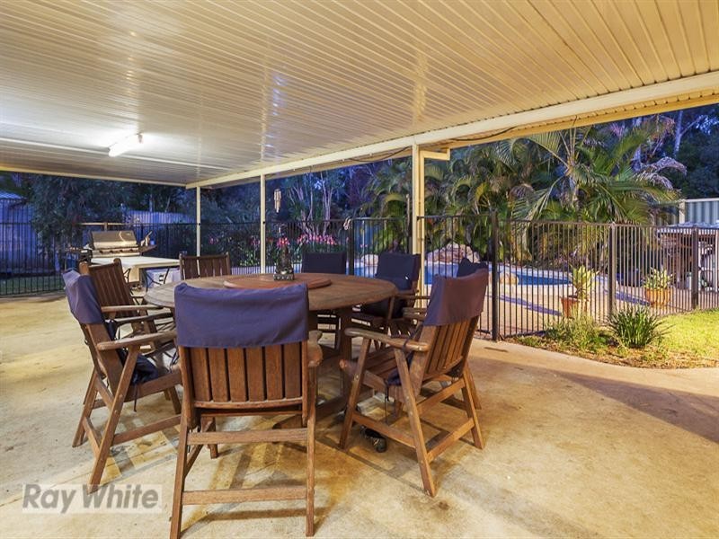 17 Niblick Way, Redland Bay QLD 4165