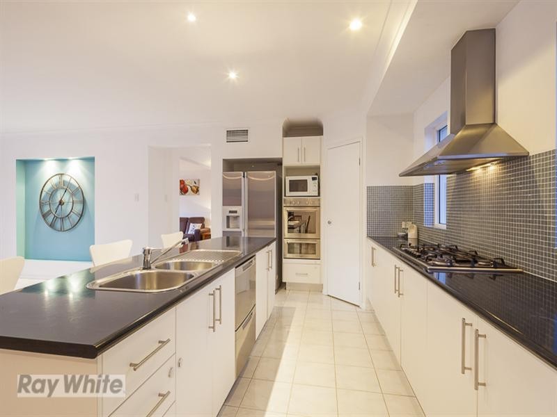 29 Caswell Crescent, Redland Bay QLD 4165