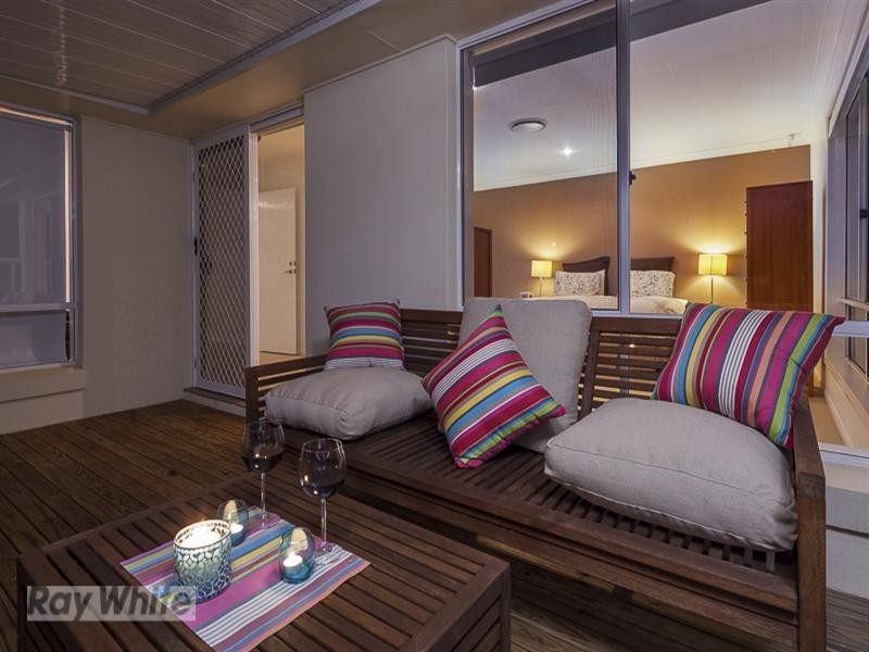 29 Caswell Crescent, Redland Bay QLD 4165