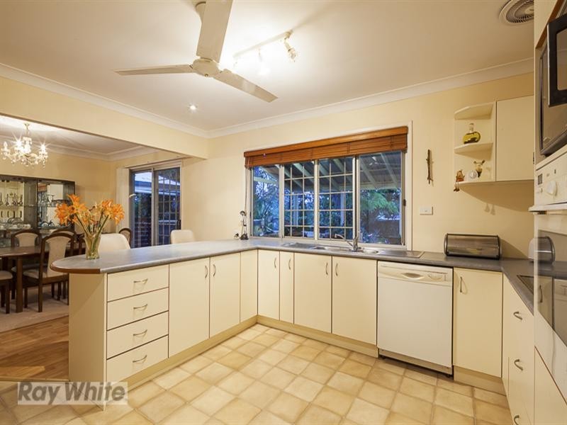 11 Azalea Street, Redland Bay QLD 4165