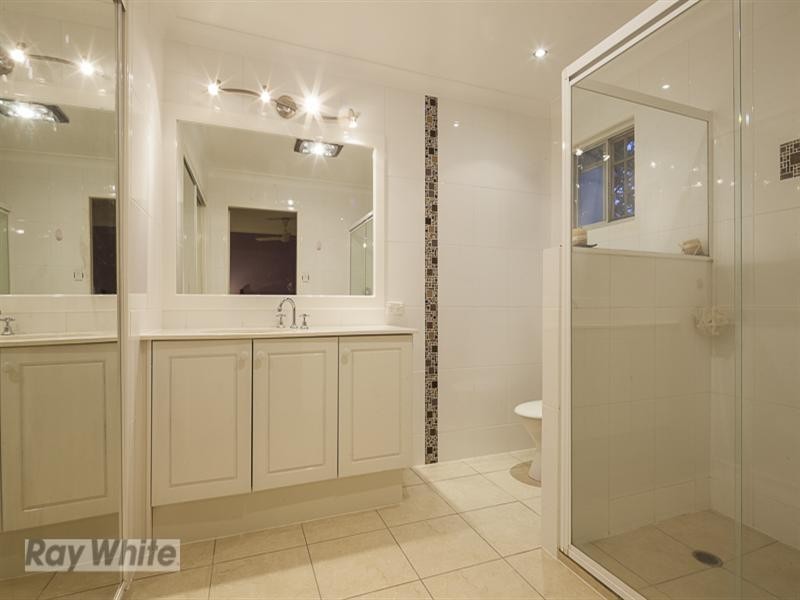 11 Azalea Street, Redland Bay QLD 4165