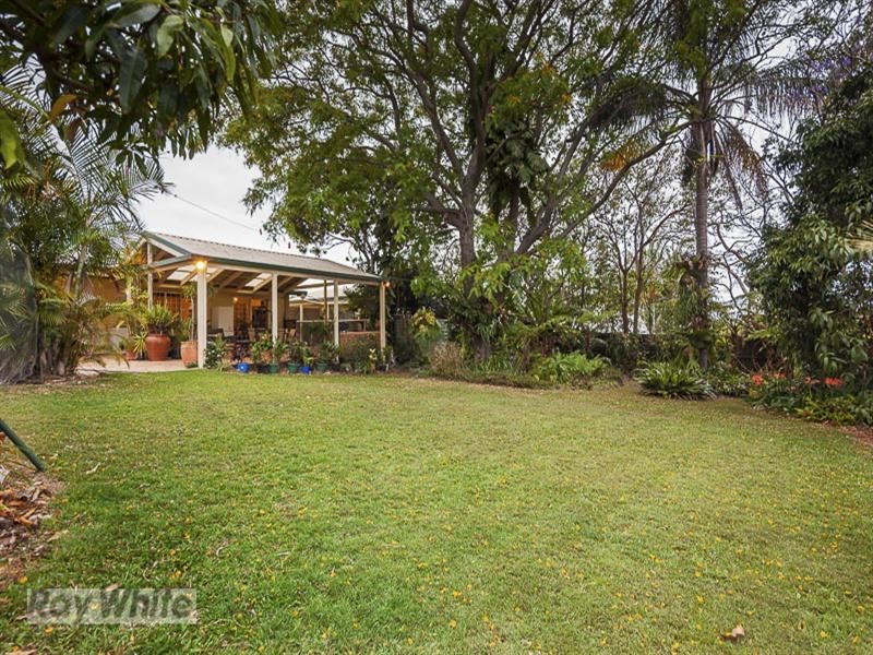 11 Azalea Street, Redland Bay QLD 4165