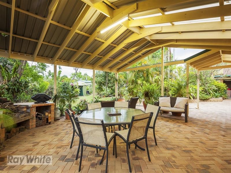 11 Azalea Street, Redland Bay QLD 4165