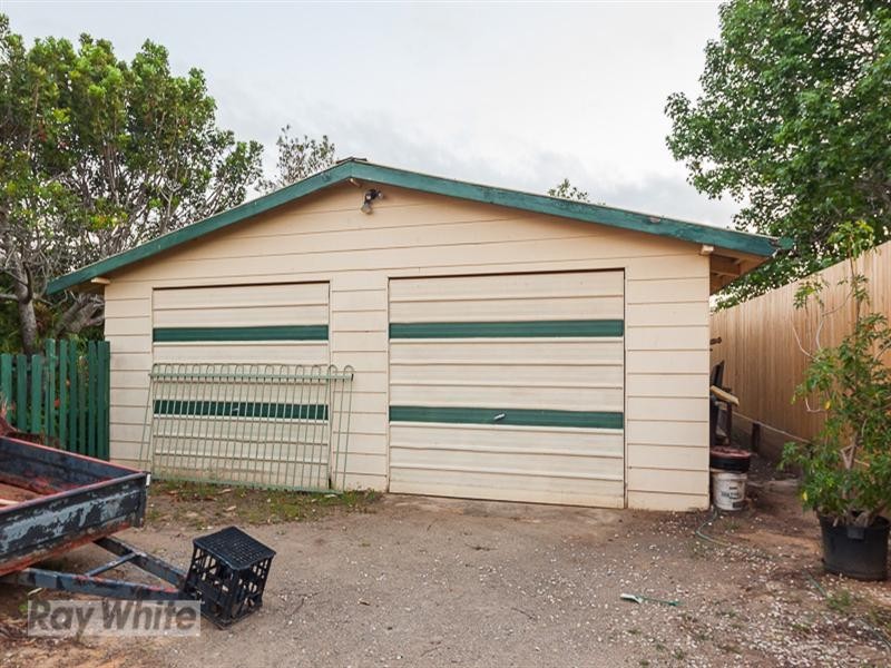 11 Azalea Street, Redland Bay QLD 4165