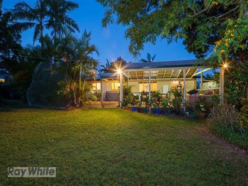11 Azalea Street, Redland Bay QLD 4165