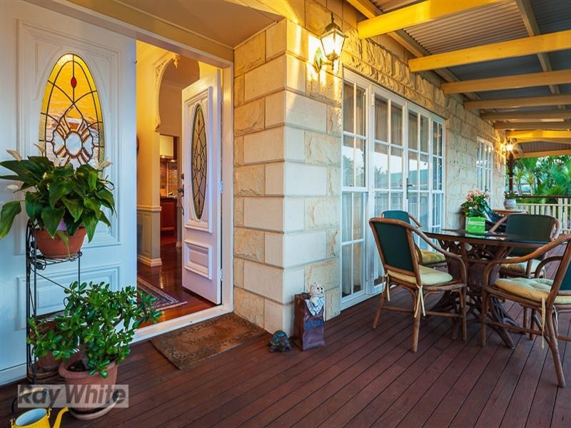 14 Newlands Street, Redland Bay QLD 4165