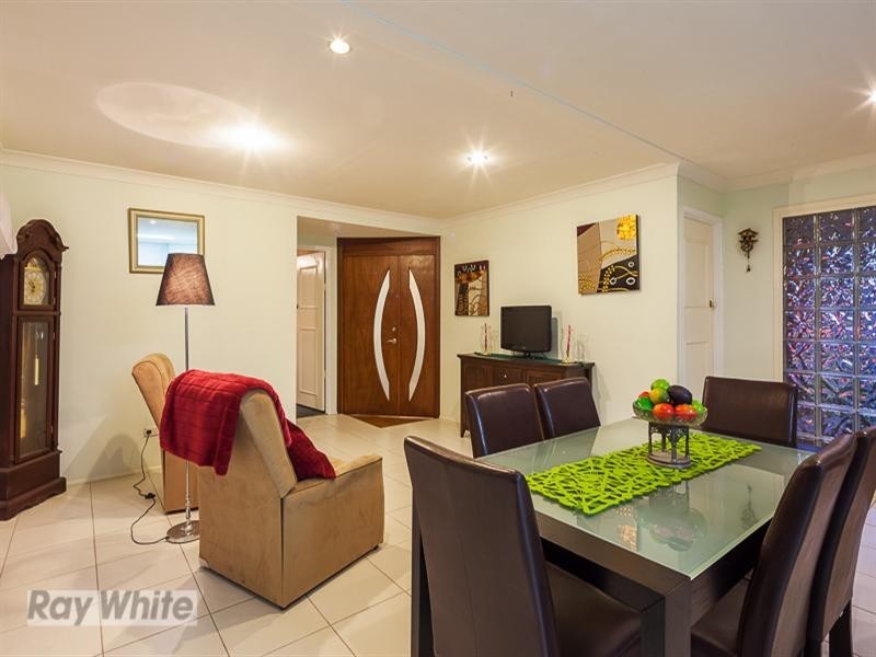 6 Watsonia Street, Redland Bay QLD 4165