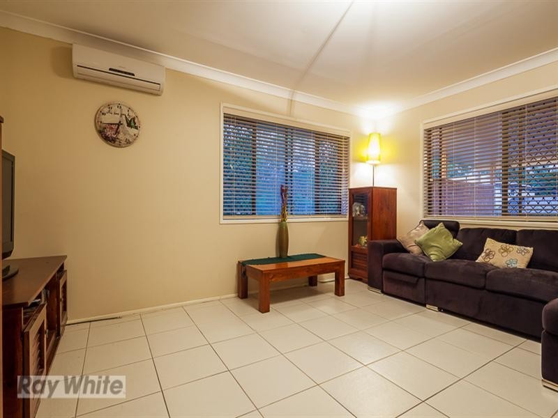 6 Watsonia Street, Redland Bay QLD 4165