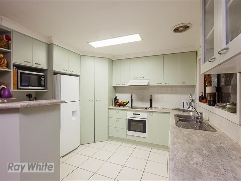 6 Watsonia Street, Redland Bay QLD 4165