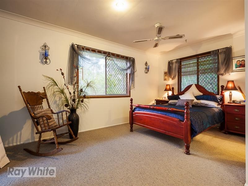 6 Watsonia Street, Redland Bay QLD 4165