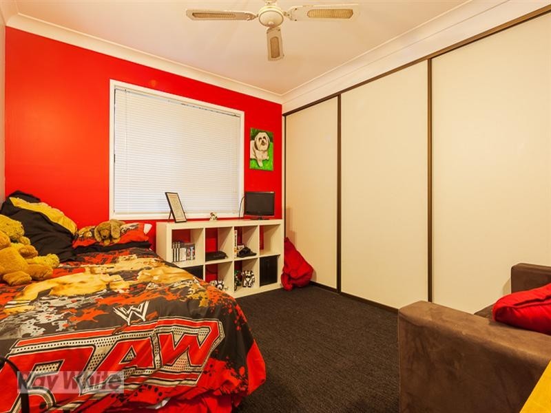 6 Watsonia Street, Redland Bay QLD 4165