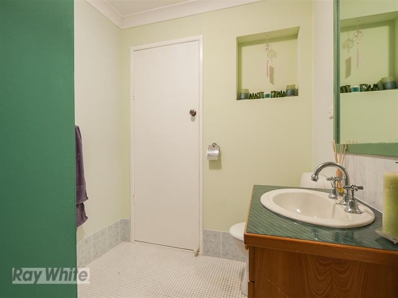 6 Watsonia Street, Redland Bay QLD 4165