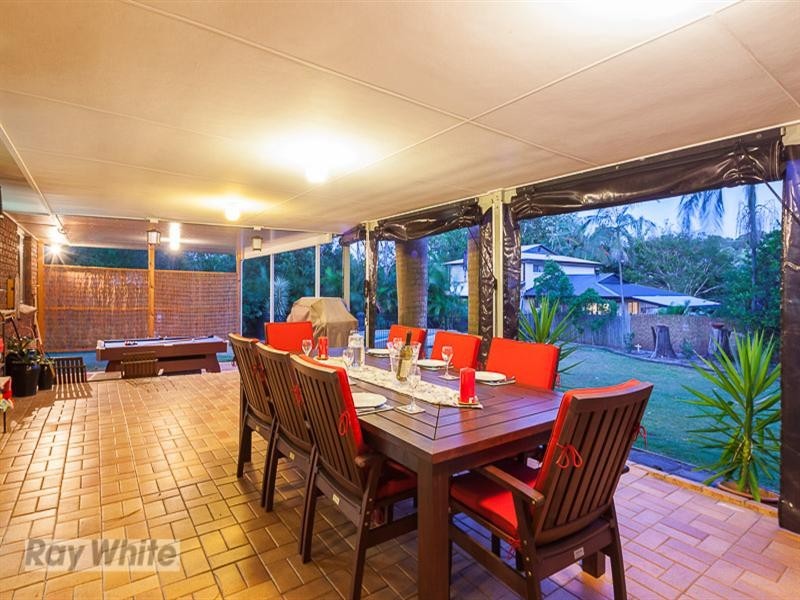 6 Watsonia Street, Redland Bay QLD 4165