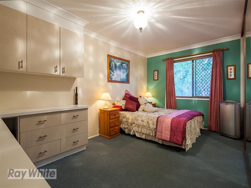 6 Watsonia Street, Redland Bay QLD 4165