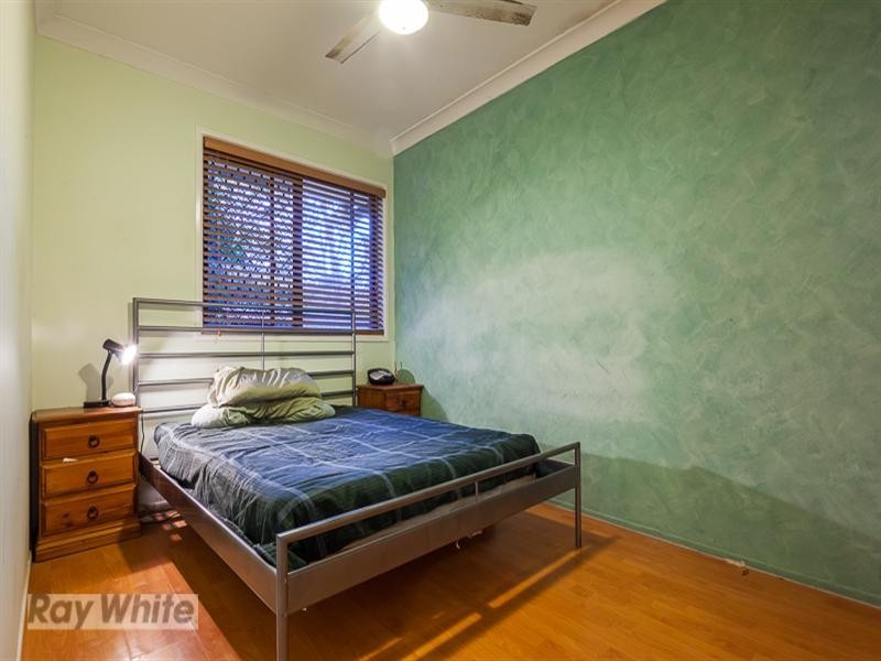 6 Watsonia Street, Redland Bay QLD 4165