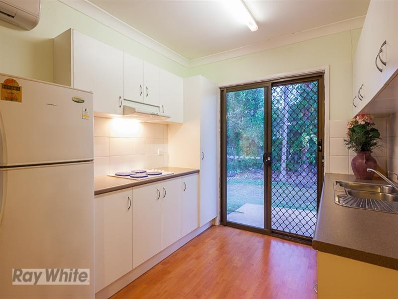 6 Watsonia Street, Redland Bay QLD 4165