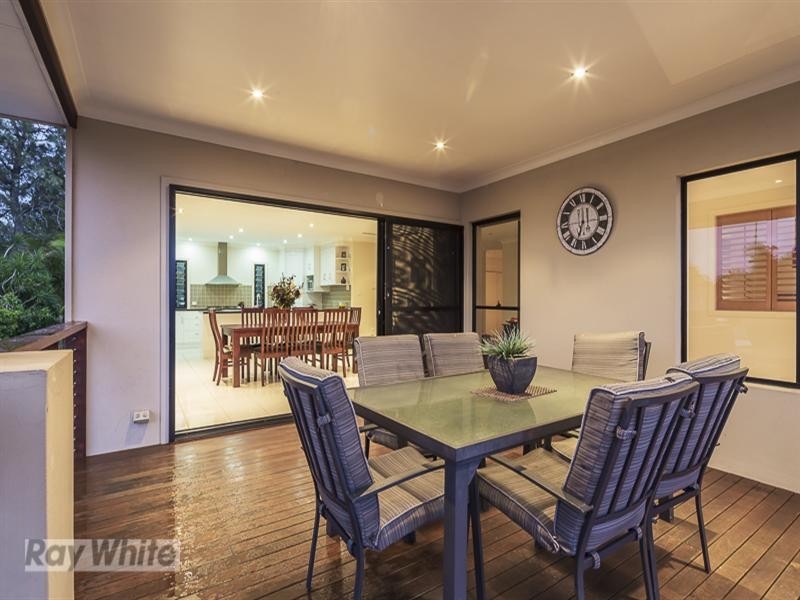 13 Torquay Road, Redland Bay QLD 4165