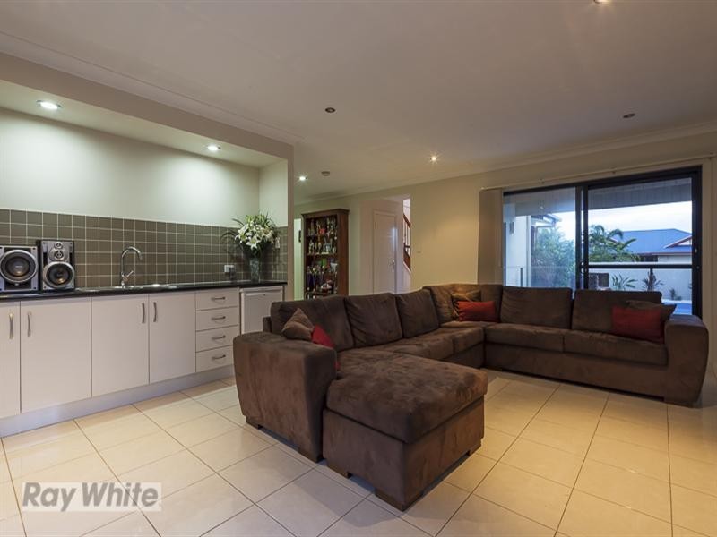 13 Torquay Road, Redland Bay QLD 4165