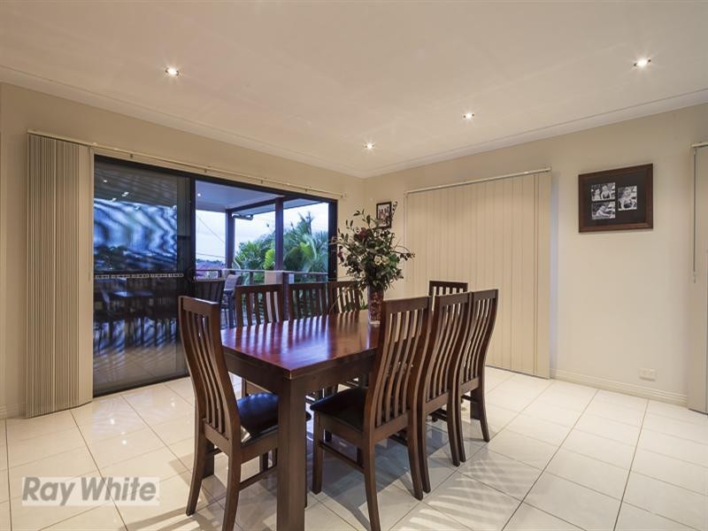 13 Torquay Road, Redland Bay QLD 4165