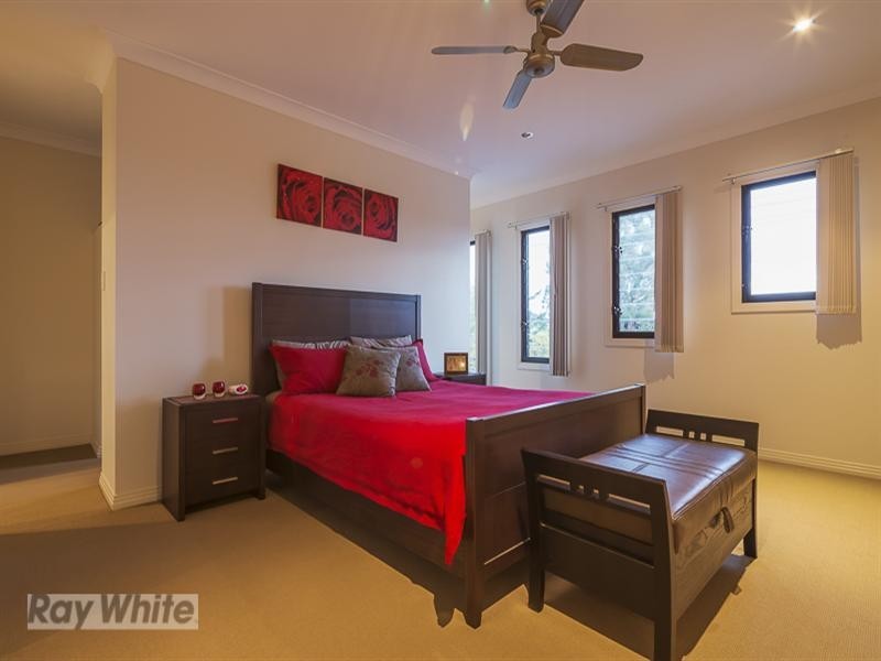 13 Torquay Road, Redland Bay QLD 4165