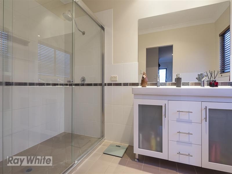 13 Torquay Road, Redland Bay QLD 4165