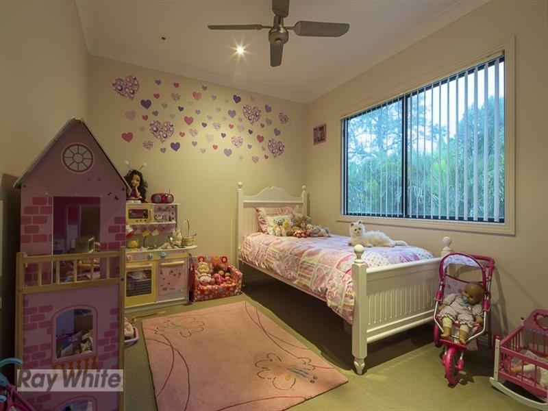 13 Torquay Road, Redland Bay QLD 4165