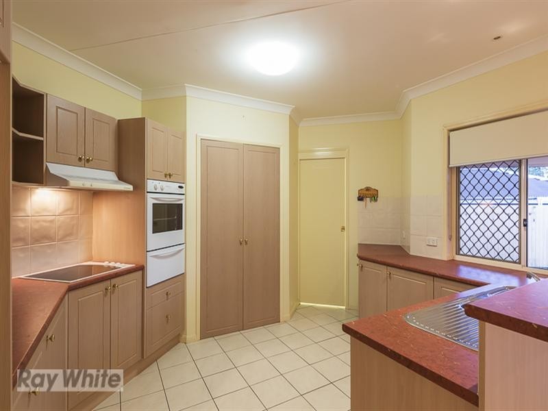 8 Attenborough Circuit, Redland Bay QLD 4165