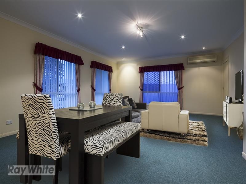 8 Attenborough Circuit, Redland Bay QLD 4165