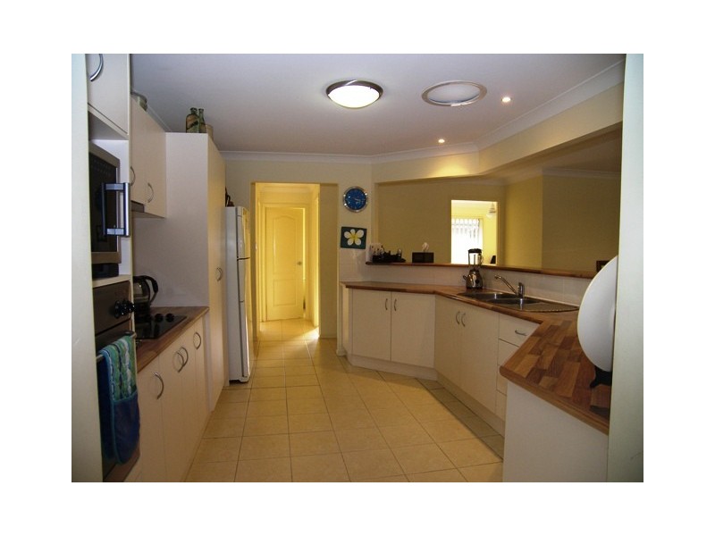 13 Tathra Court, Redland Bay QLD 4165