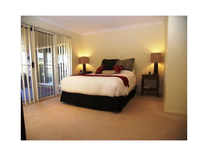 13 Tathra Court, Redland Bay QLD 4165