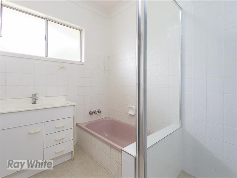 16 Weinam Street, Redland Bay QLD 4165