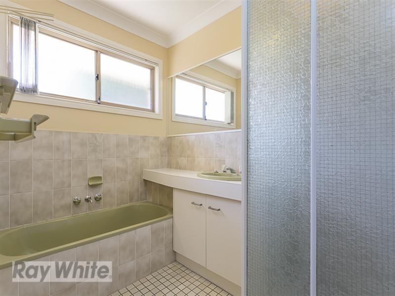 1 Troon Court, Victoria Point QLD 4165