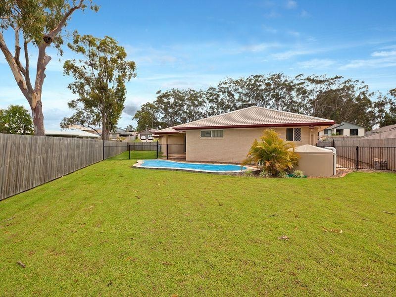 32 Emperor Drive, Redland Bay QLD 4165