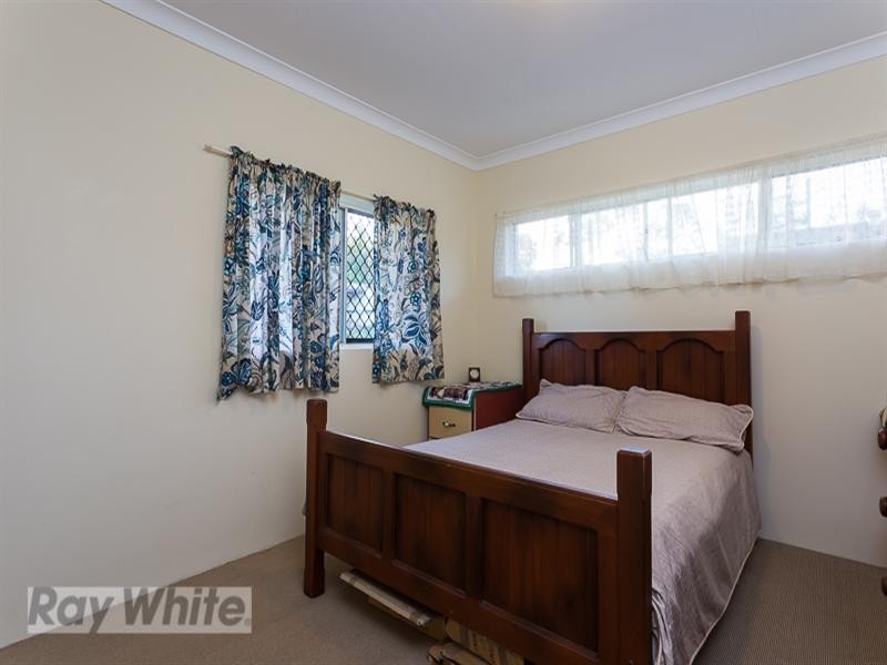 25 Holly Road, Victoria Point QLD 4165
