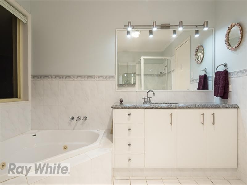 4/20 Mainsail Street, Birkdale QLD 4159