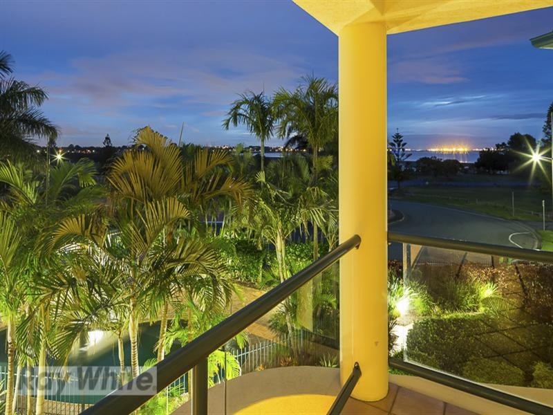 4/20 Mainsail Street, Birkdale QLD 4159